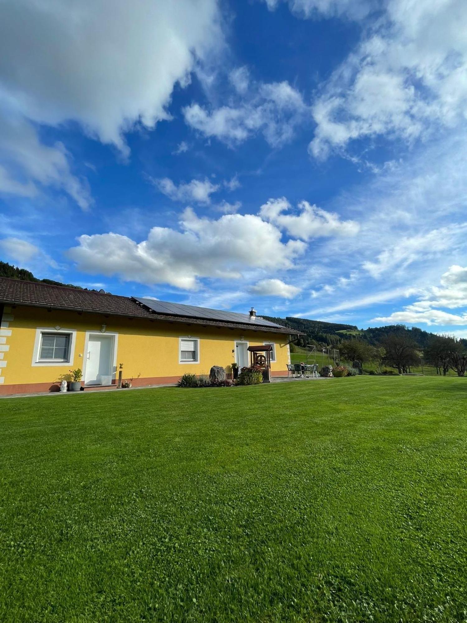 Mit Terrasse Und Viel Ruhe *